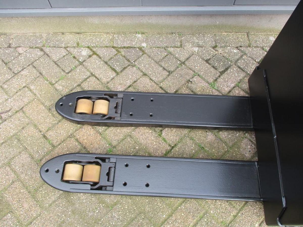 Refurbished 2019 TOYOTA LWE180 - 994