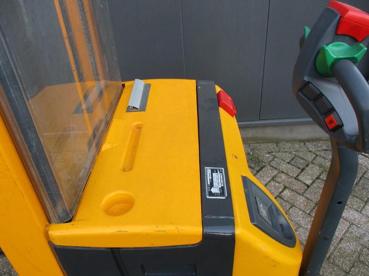 Refurbished 2003 Jungheinrich EJB14 - 727