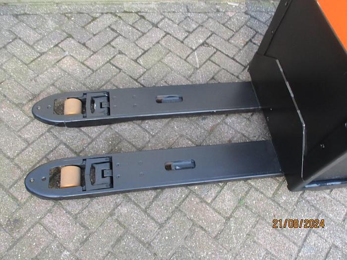 Refurbished 2018 TOYOTA LPE 200
