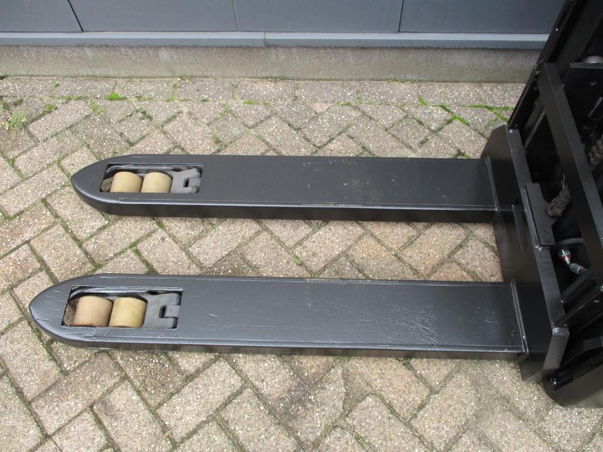 Refurbished 2016 BT SPE200D - 2670