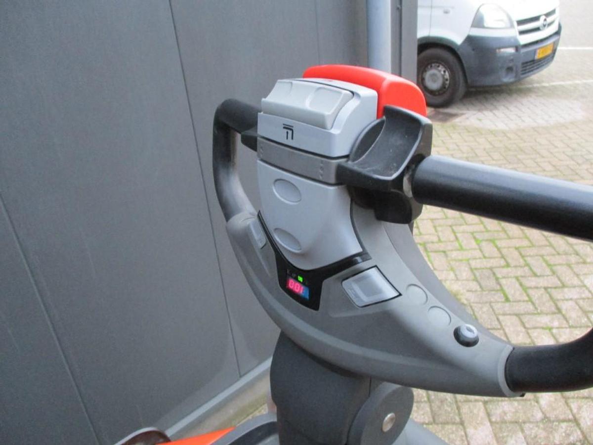 Refurbished 2017 TOYOTA SPE120