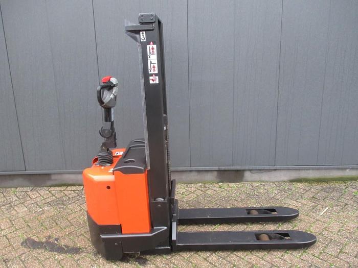 Used 2008 BT SWE 120