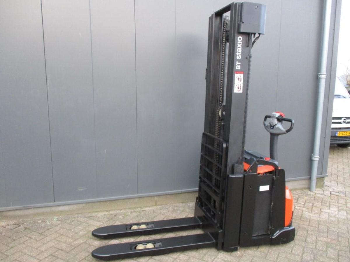 Refurbished 2018 TOYOTA SWE160L triplex - 1555