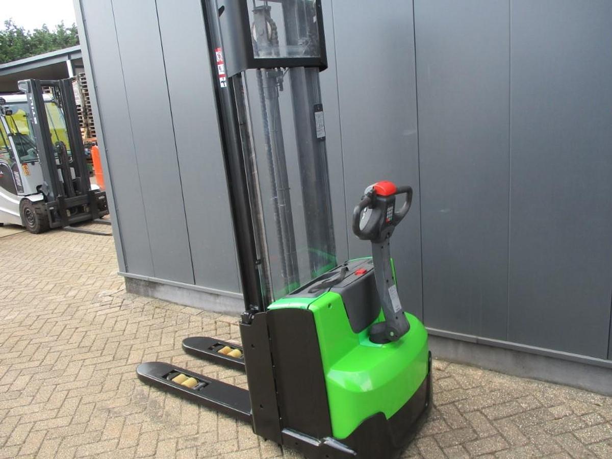 Refurbished 2011 CESAB S212L triplex - 754