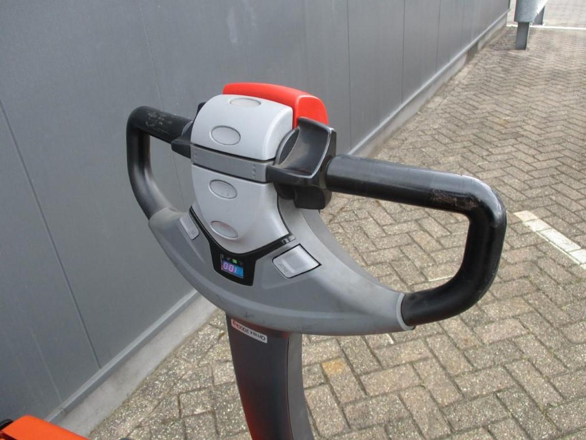 Refurbished 2019 TOYOTA LWE 200 - 1024