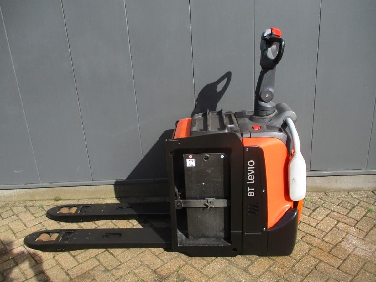 Refurbished 2019 TOYOTA LPE 200 - 2016