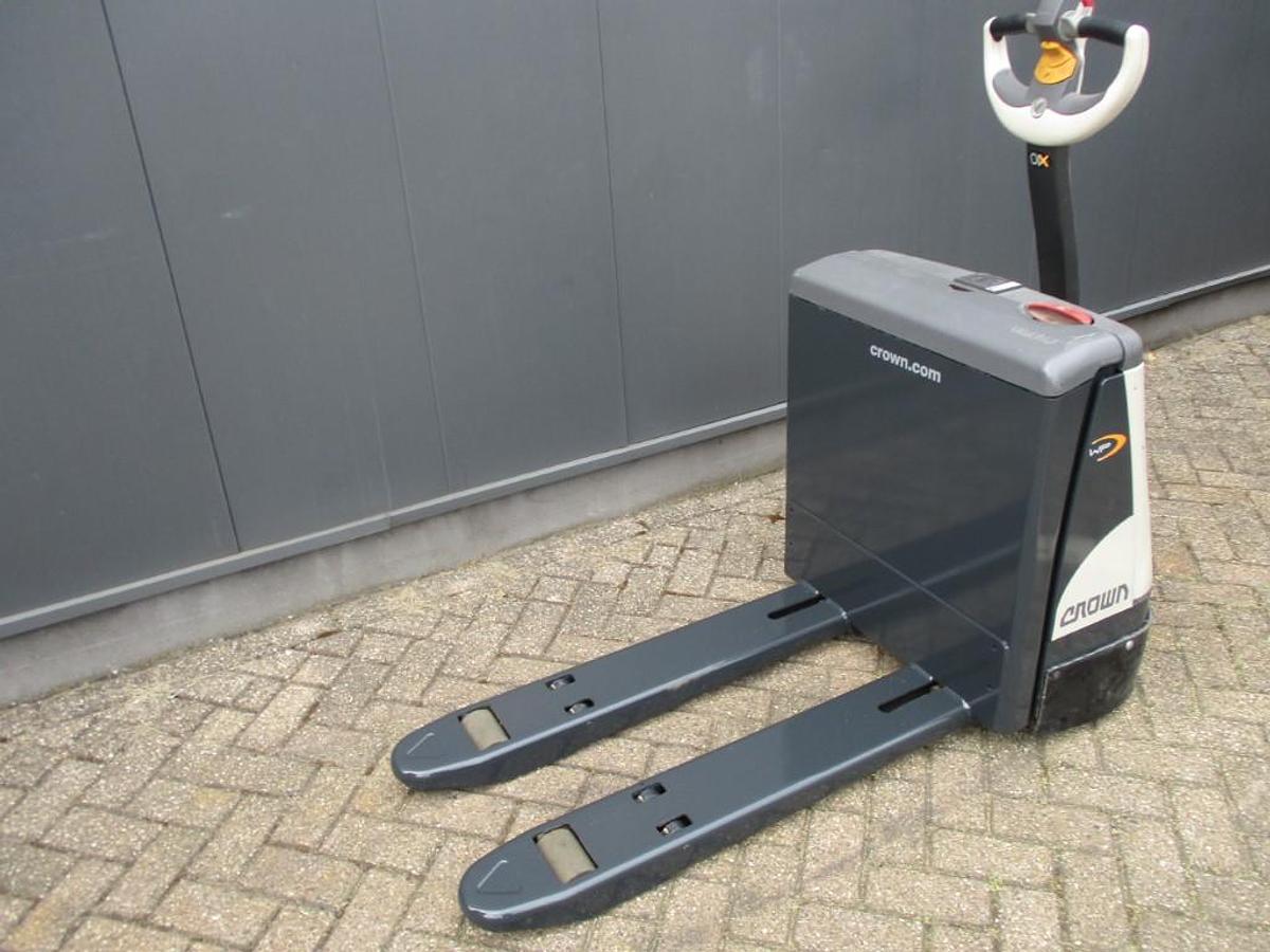 Refurbished 2015 Crown WP3015 - 26