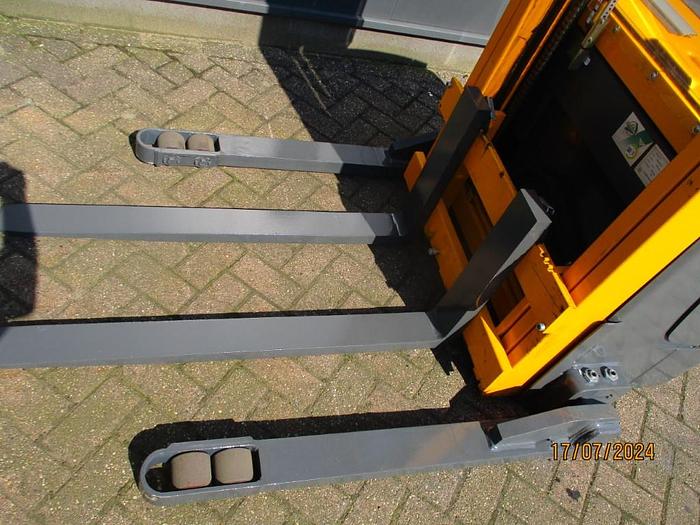 Refurbished 2011 Jungheinrich EJC B14