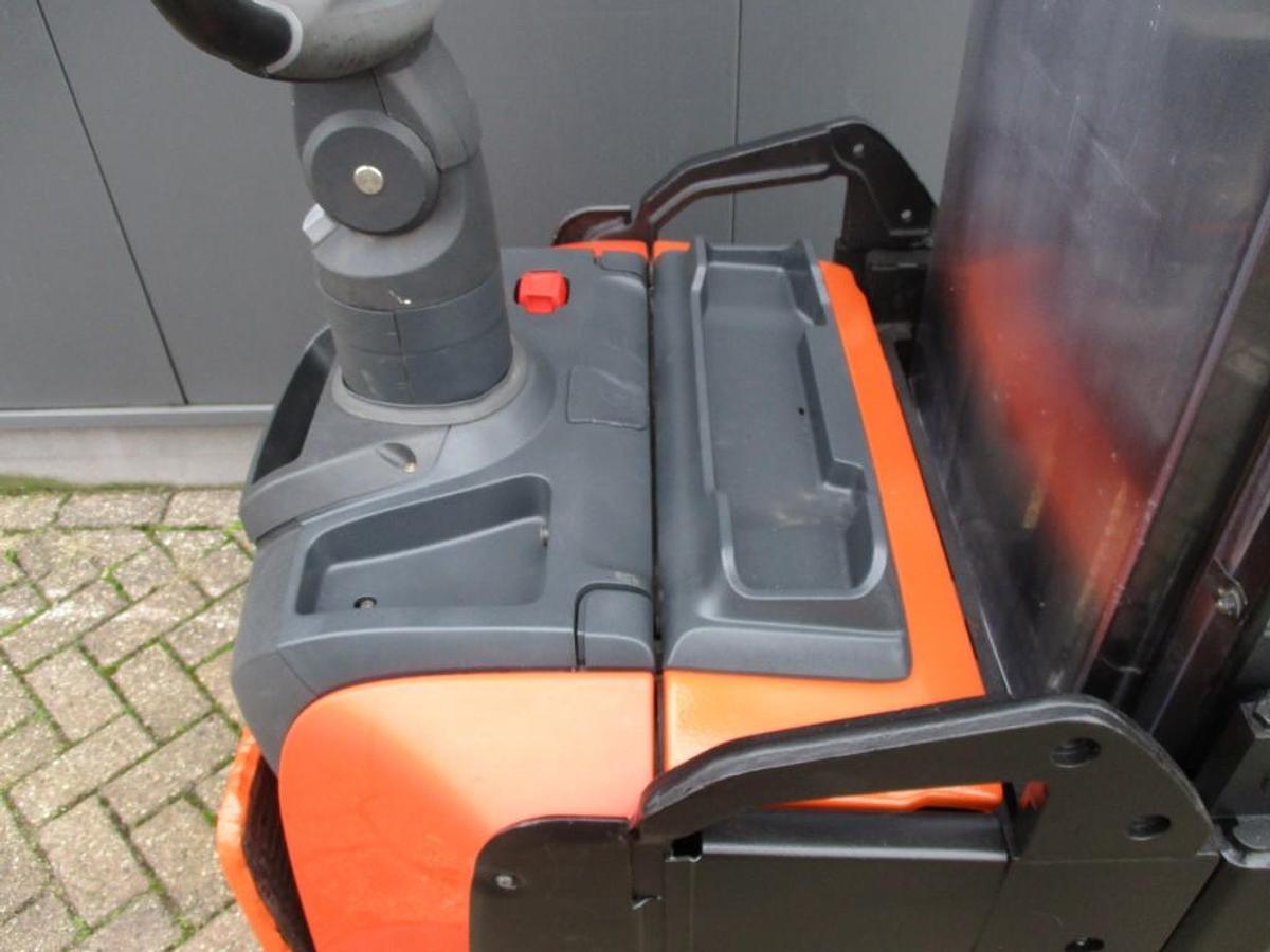 Refurbished 2016 TOYOTA SPE120L