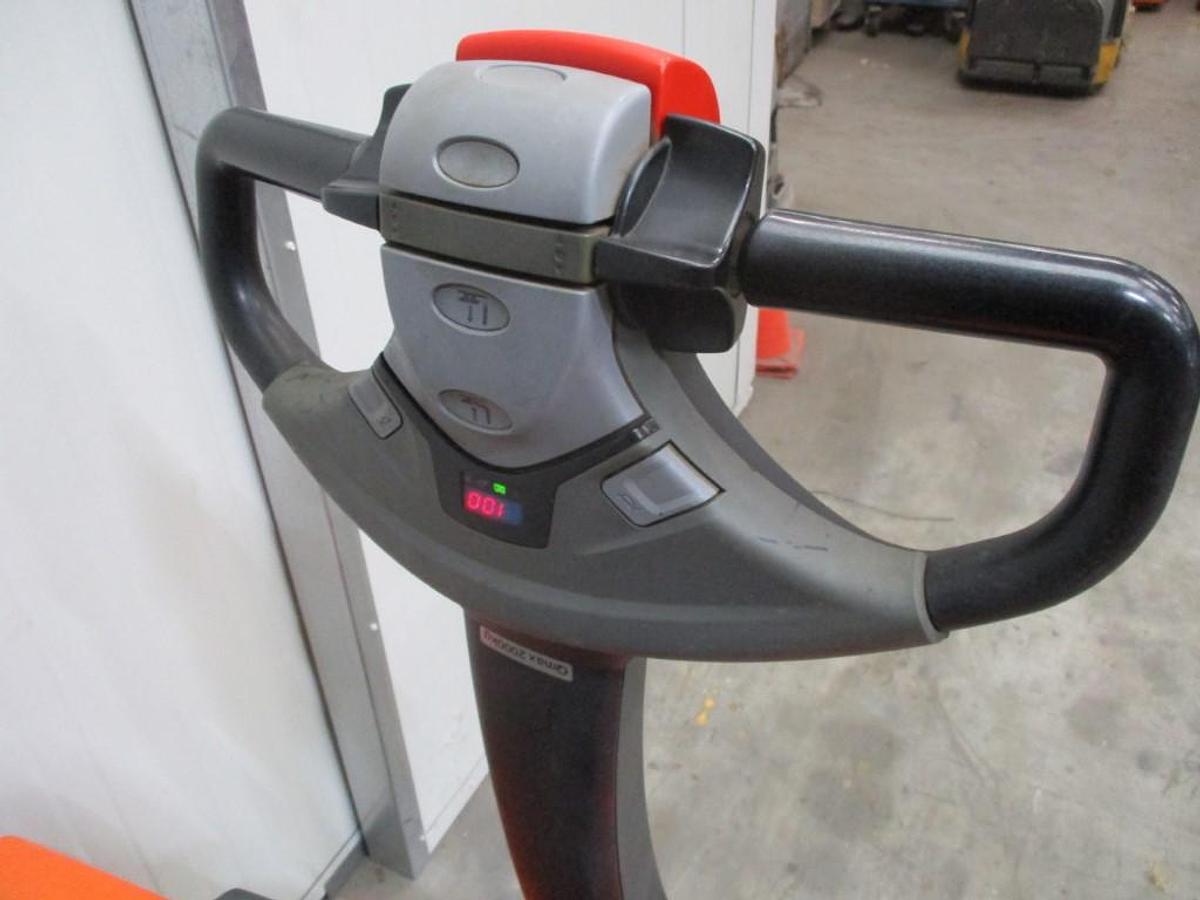 Refurbished 2017 TOYOTA LWE 200 - 994