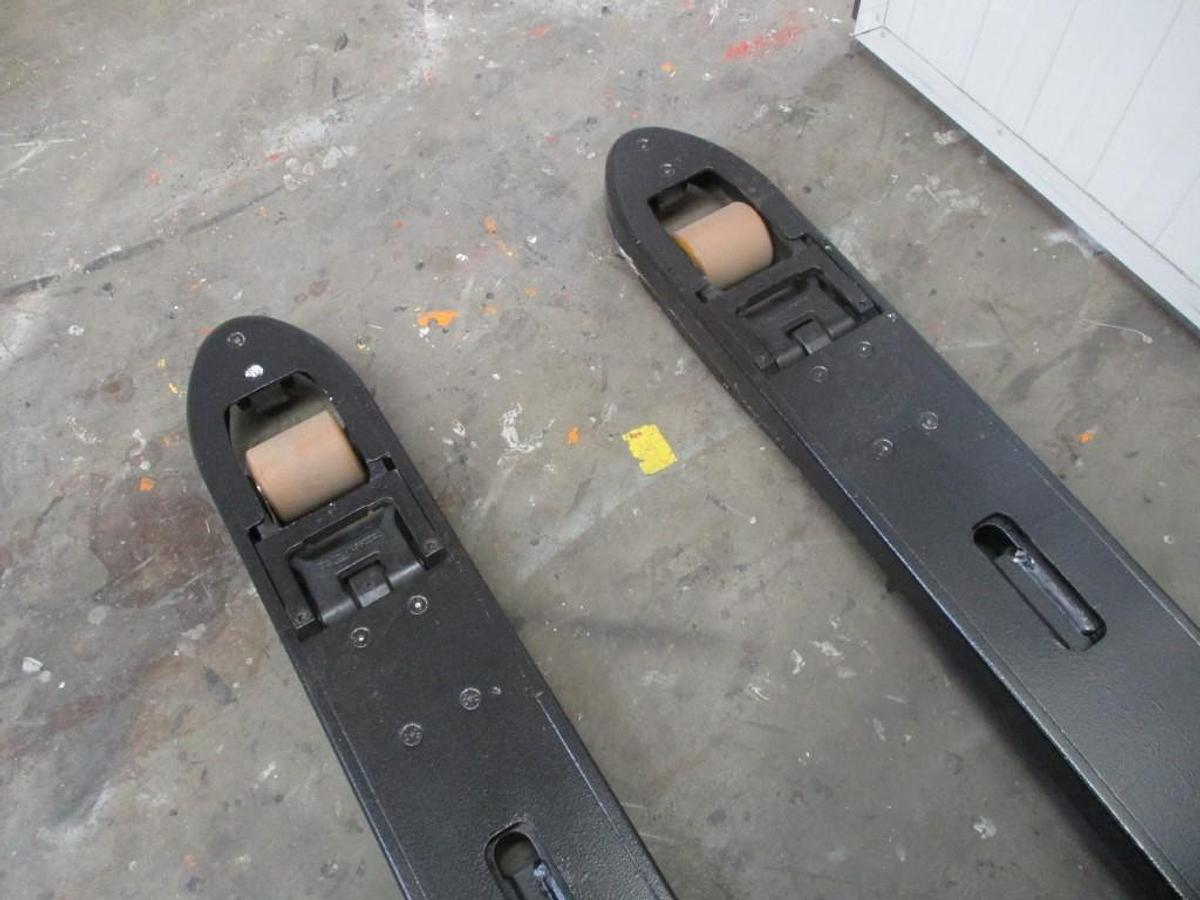 Refurbished 2021 TOYOTA LPE200 - 2147