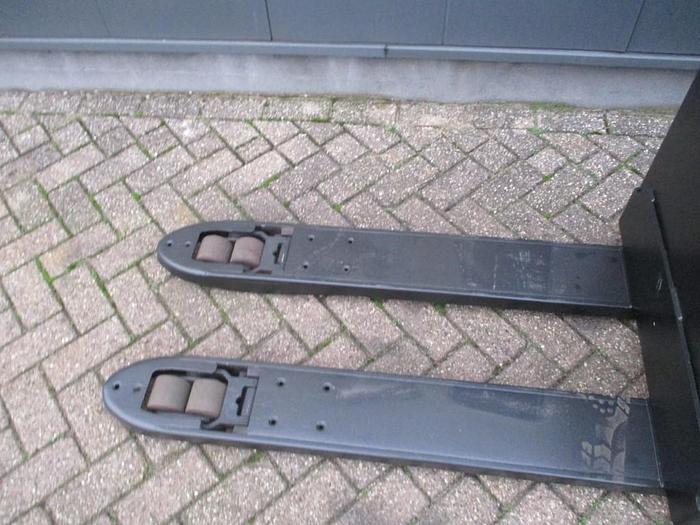 Refurbished 2017 TOYOTA LWE 180 - 988