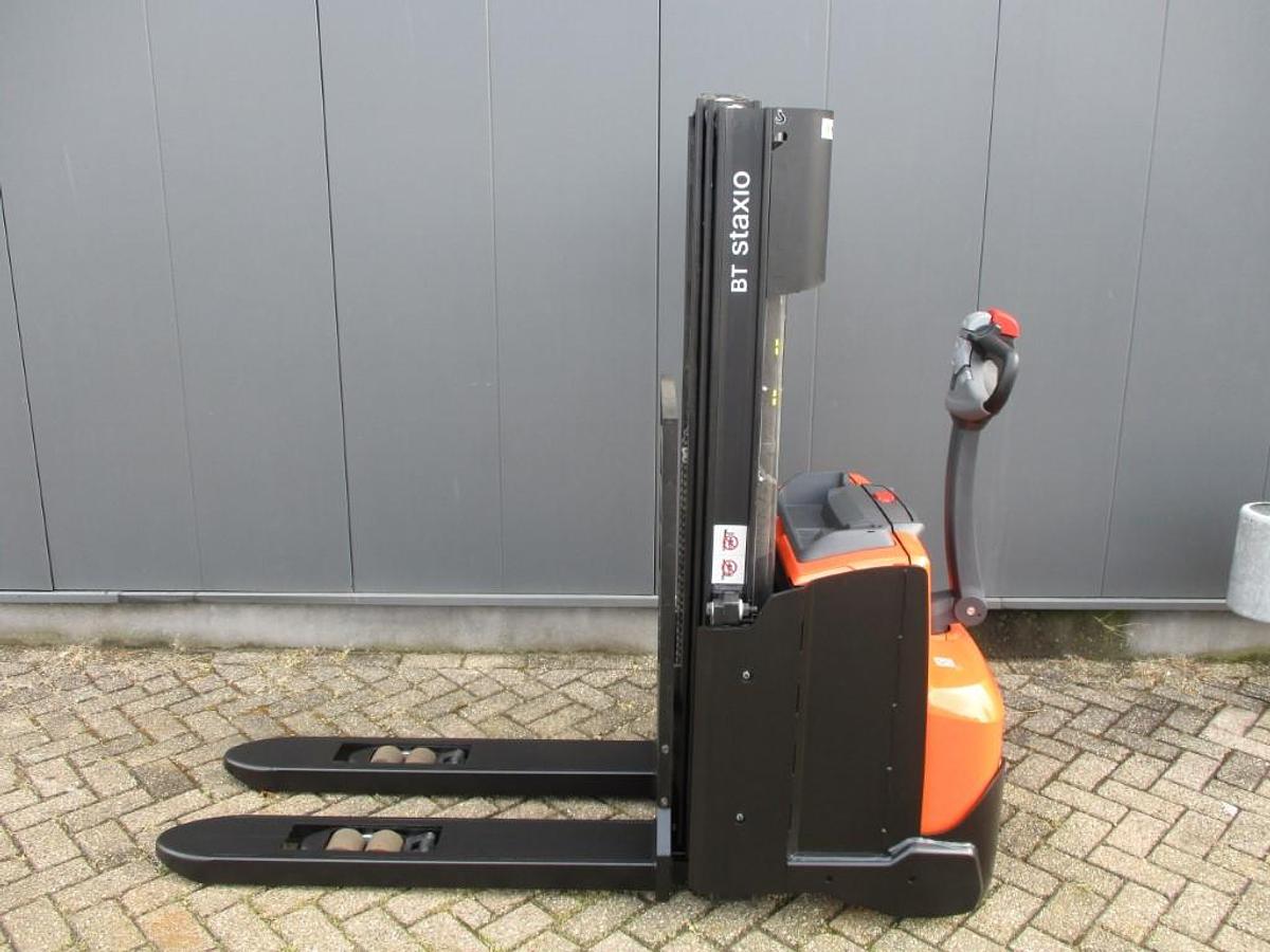 Refurbished 2018 TOYOTA SWE140L - 678