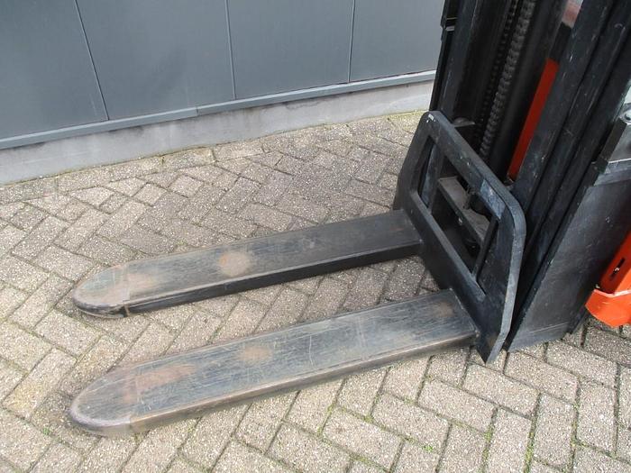 Refurbished 2000 BT LSV 1250 - 1810