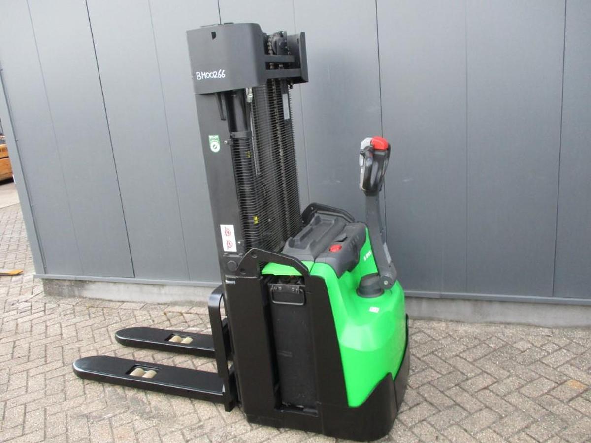 Refurbished 2018 CESAB S215 triplex - 2290