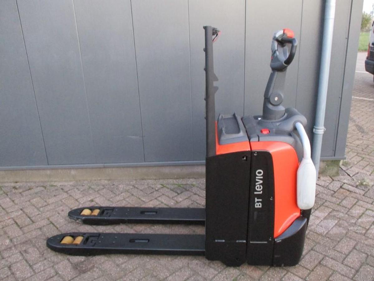 Refurbished 2018 TOYOTA LPE200 - 1433