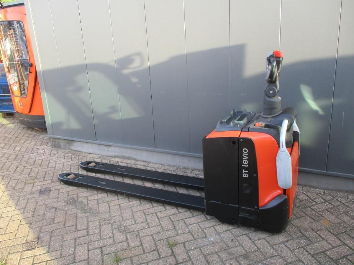 Refurbished 2016 TOYOTA BT LPE200 - 2557