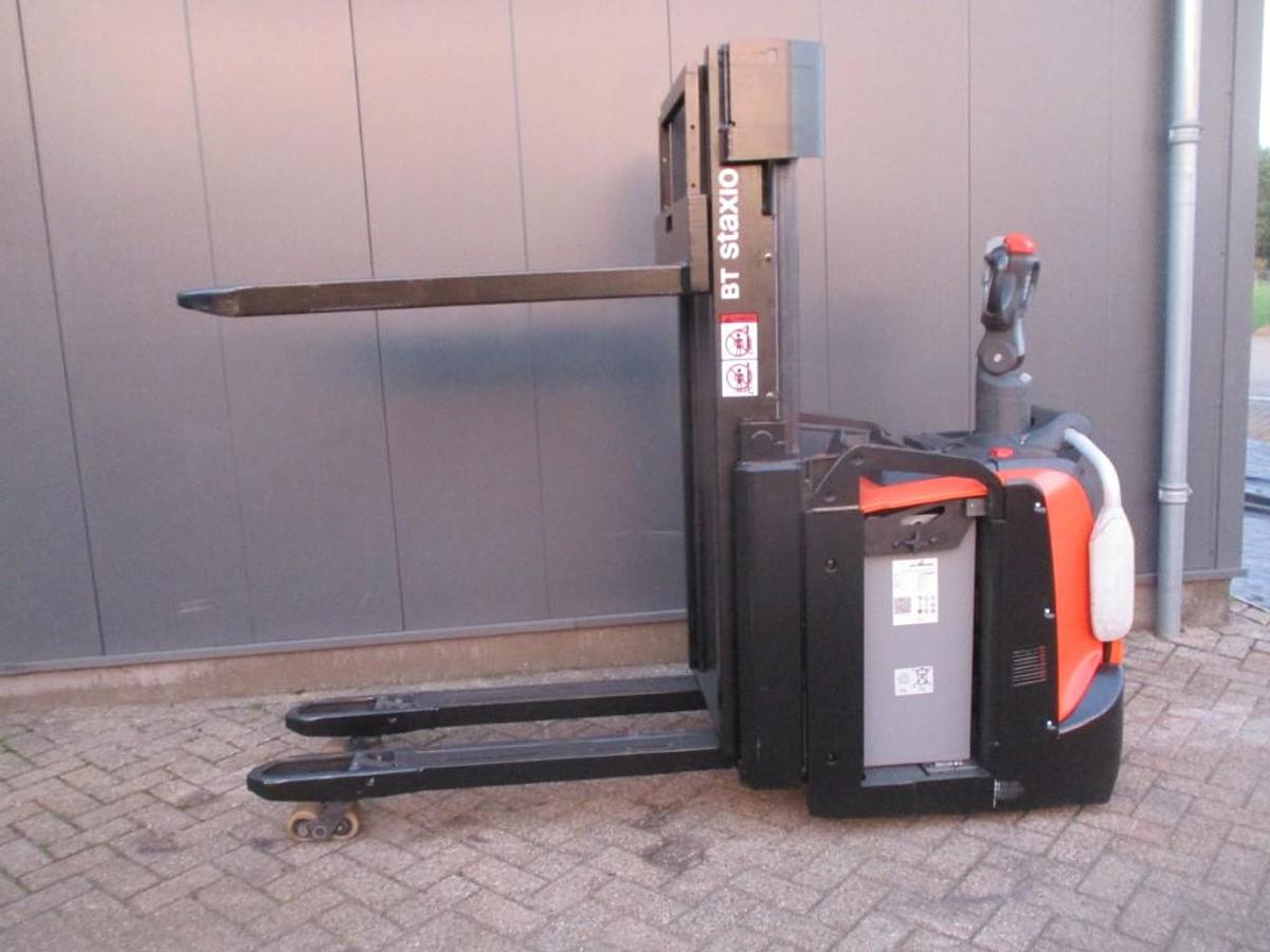 Refurbished 2018 TOYOTA SPE200D - 2401