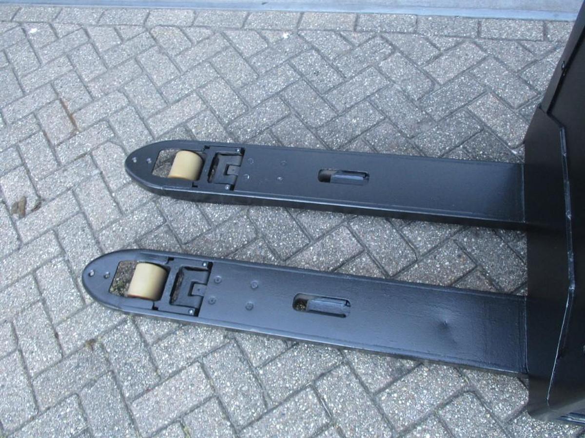 Refurbished 2020 TOYOTA LPE200 - 732