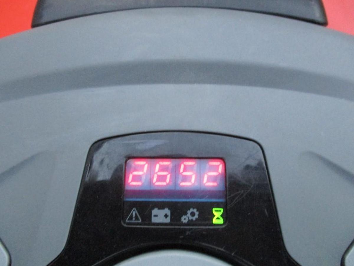 Refurbished 2018 TOYOTA TSE300 Tracto - 2652