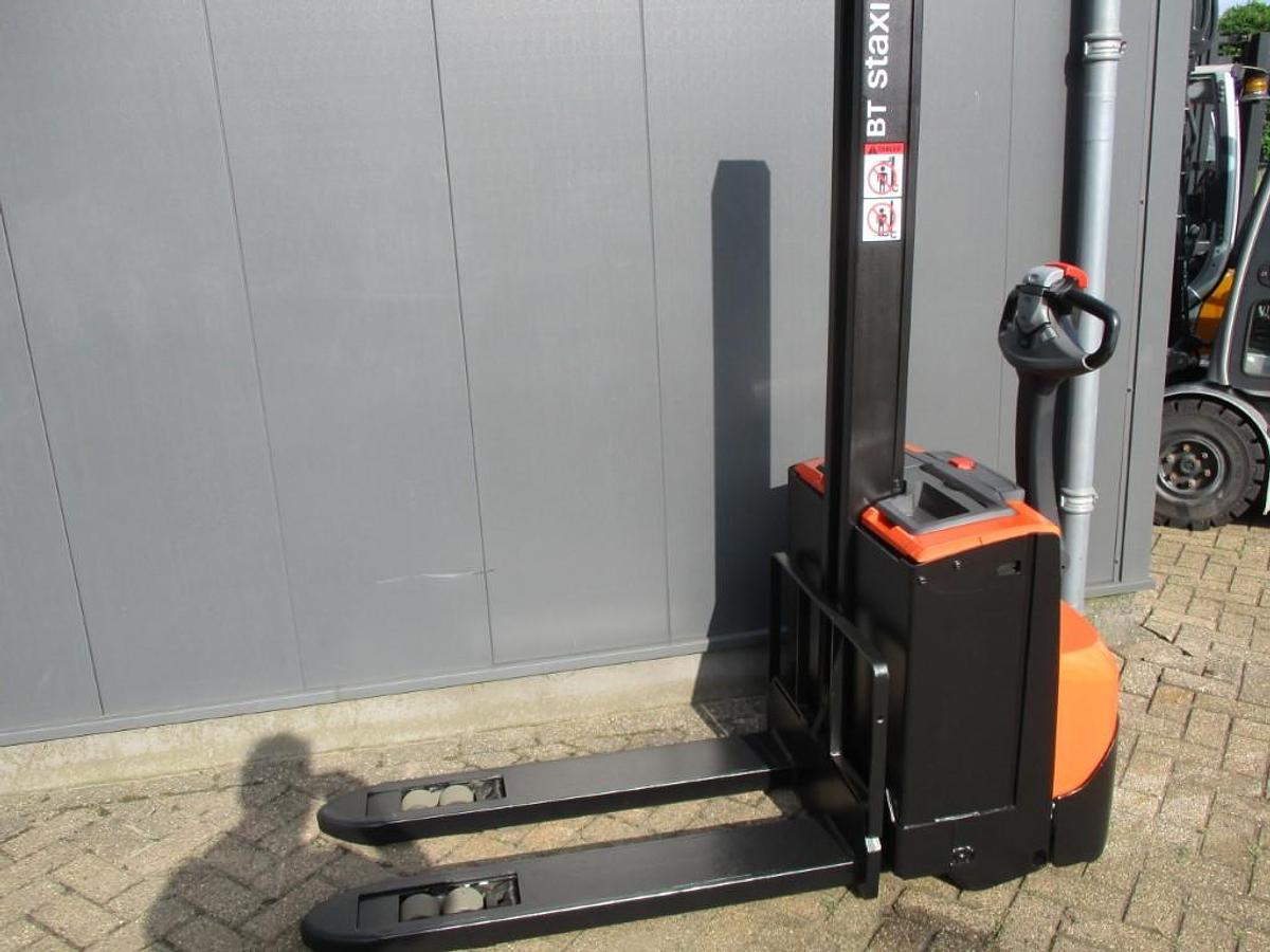 Refurbished 2015 TOYOTA BT SWE 080L - 1088