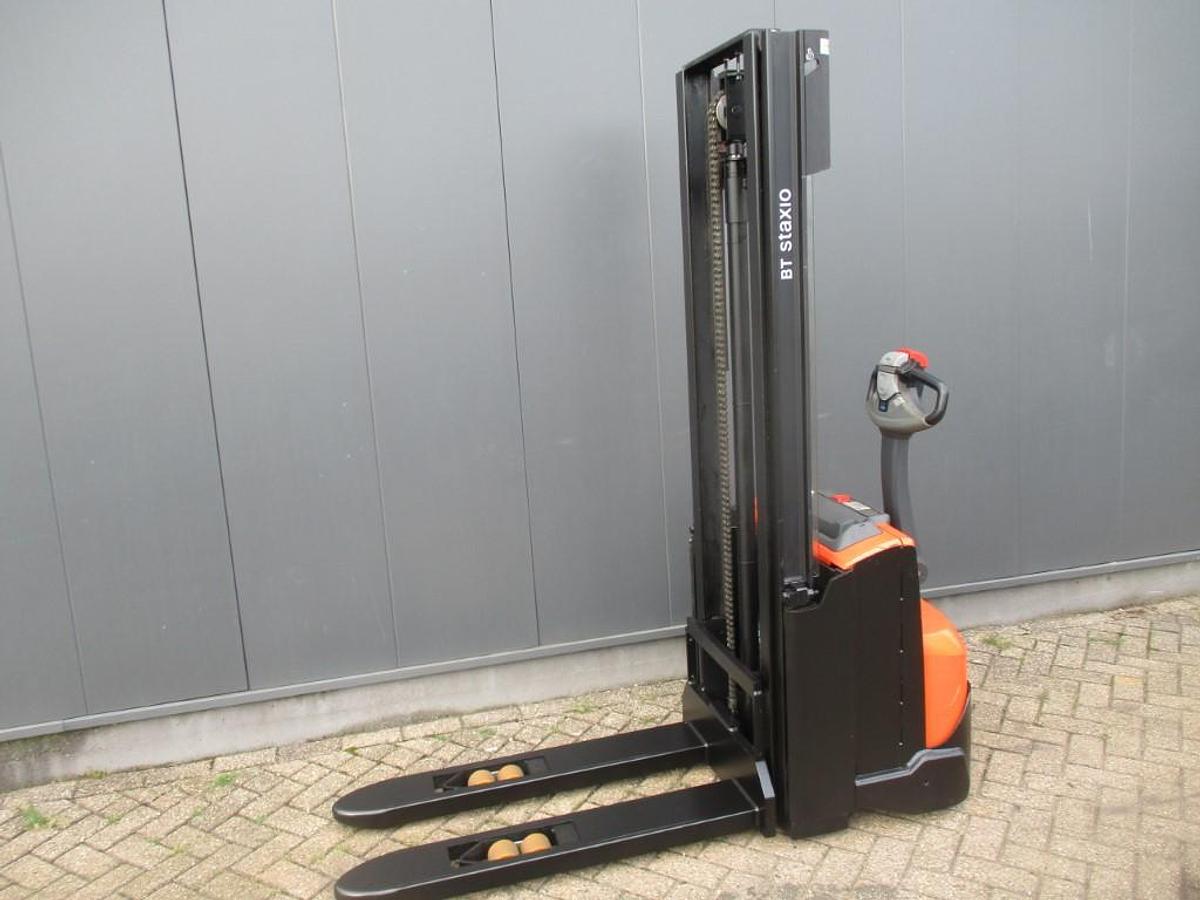 Refurbished 2019 TOYOTA SWE 100 - 184