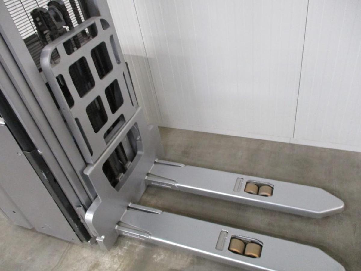 Refurbished 2016 STILL EXV16 triplex - 4860