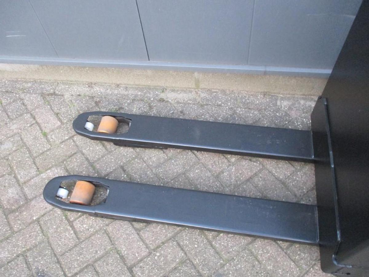 Refurbished 2020 TOYOTA LWE160 - 954