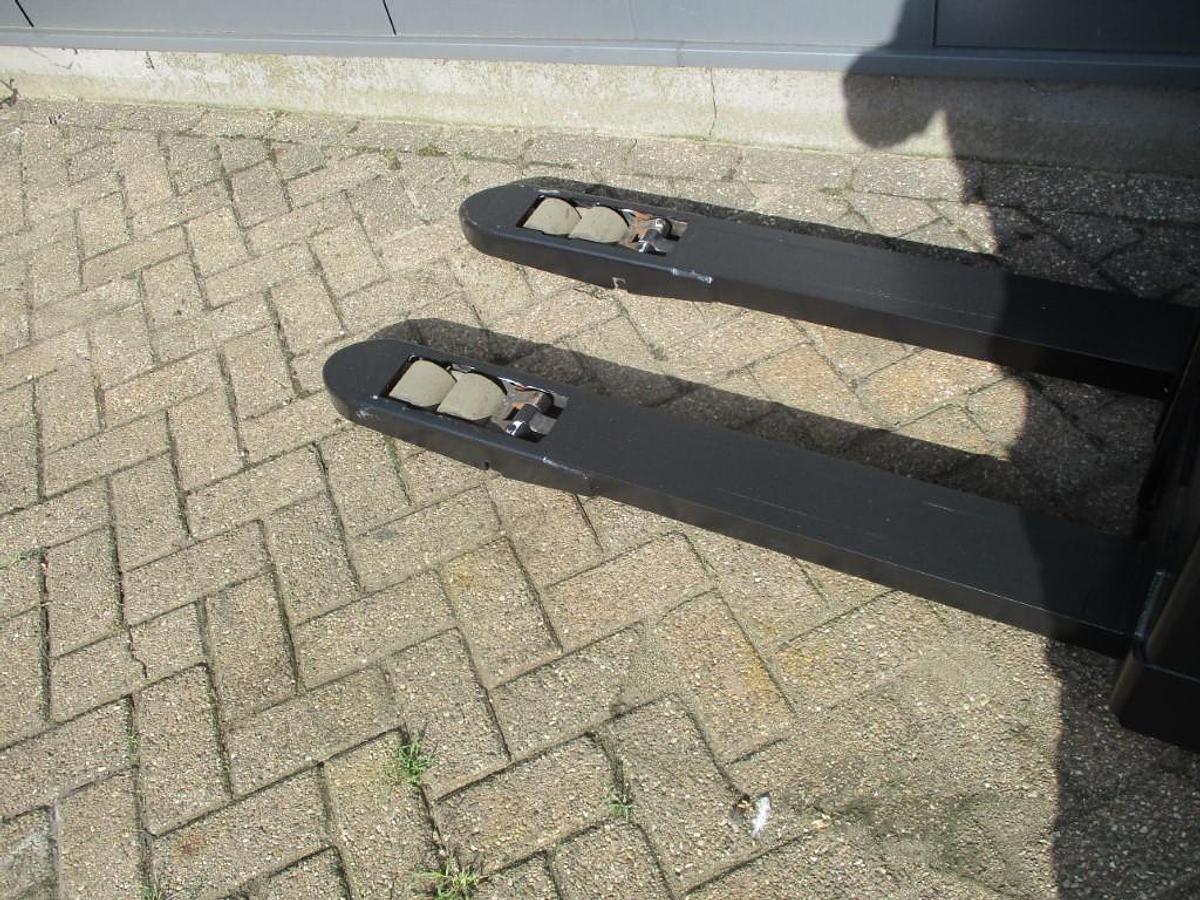 Refurbished 2016 TOYOTA BT SWE 080L - 819