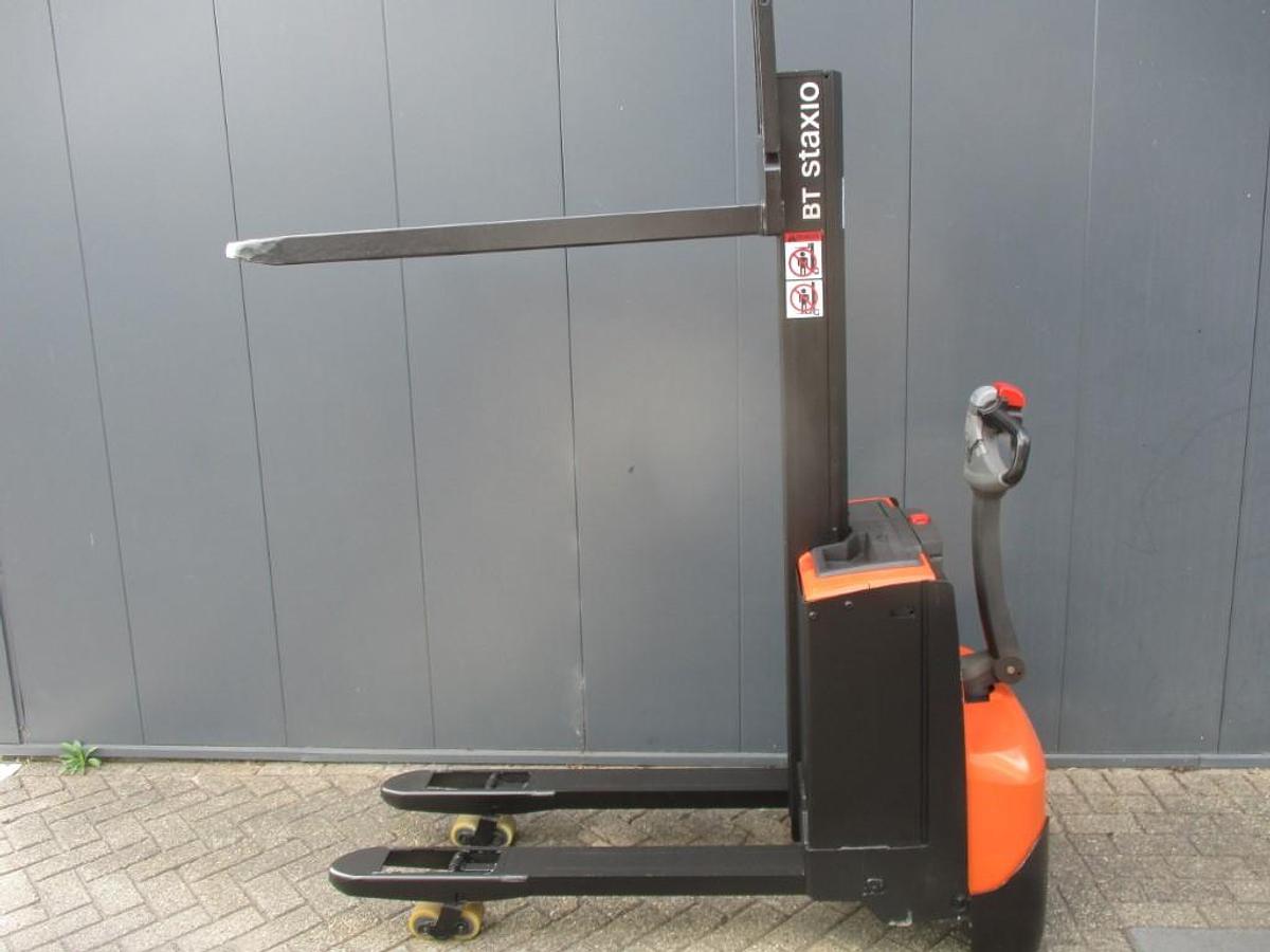 Refurbished 2015 TOYOTA BT SWE 080L - 1258