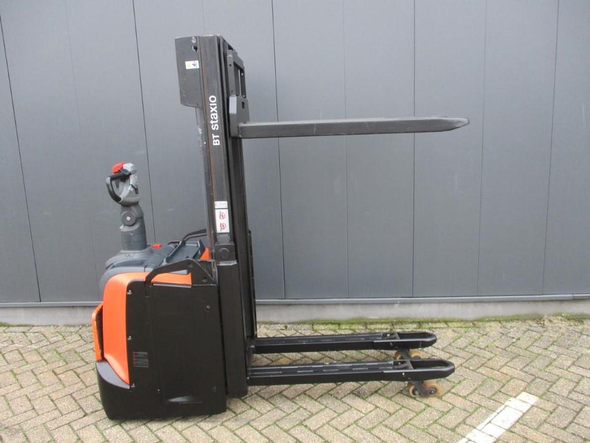 Refurbished 2016 TOYOTA SPE120L