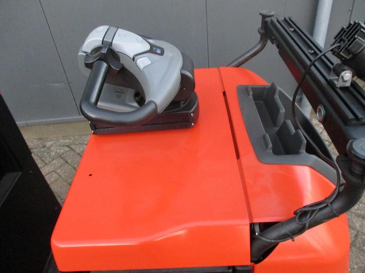 Refurbished 2018 TOYOTA TSE300 Tracto - 2652