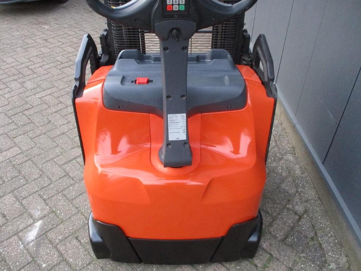 Refurbished 2018 TOYOTA SWE160L triplex - 1555