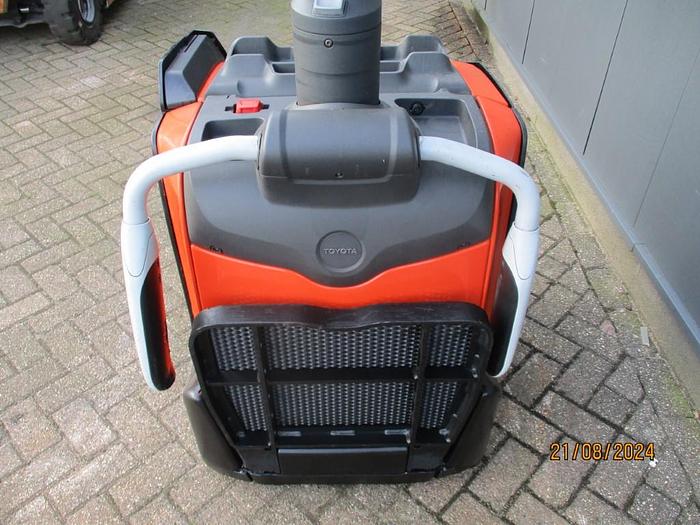 Refurbished 2018 TOYOTA LPE 200 - 2480