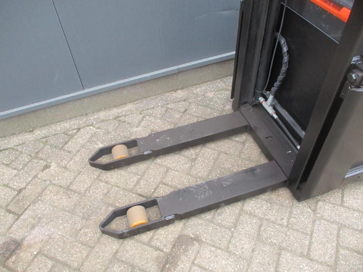 Refurbished 2018 TOYOTA SWE 120 - 1136