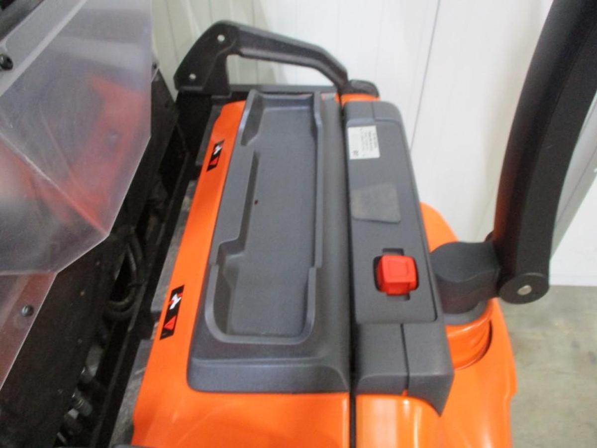 Refurbished 2017 TOYOTA SWE120XR triplex - 1016