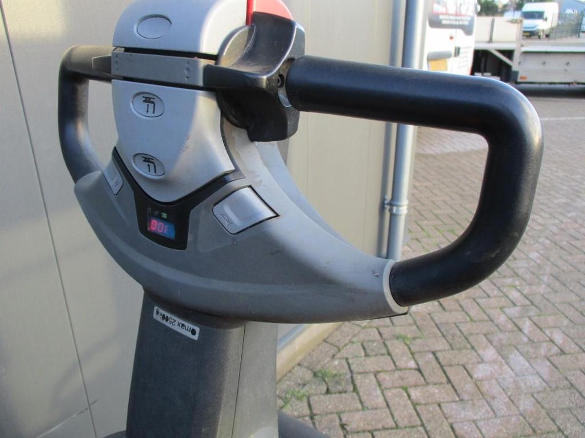 Refurbished 2018 TOYOTA LPE250 - 2555