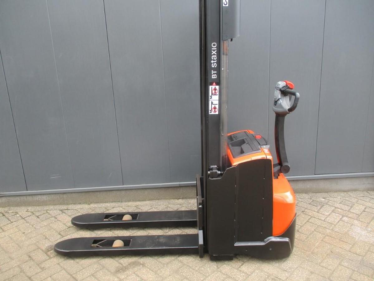 Refurbished 2018 TOYOTA SWE 120 - 1136
