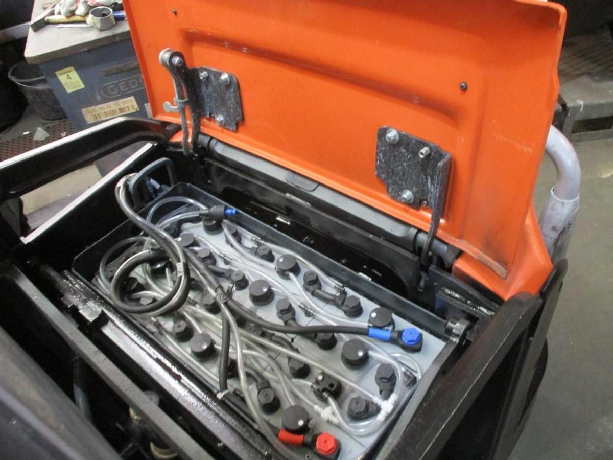 Refurbished 2018 TOYOTA SPE200D - 2442