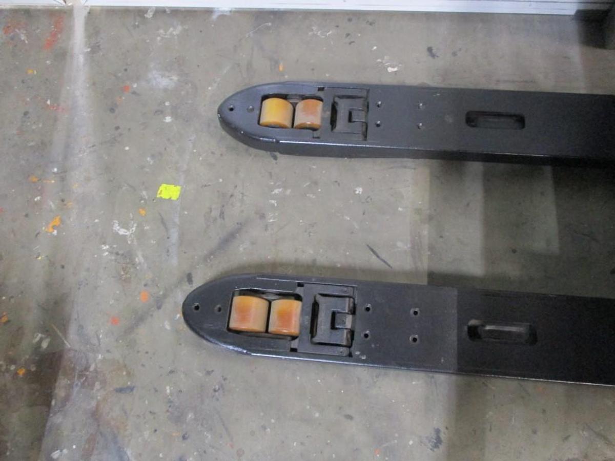 Refurbished 2016 TOYOTA BT LPE200 - 2484
