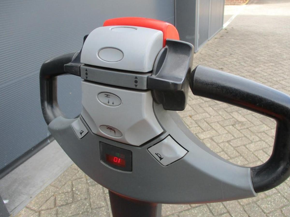 Refurbished 2015 TOYOTA BT SWE 080L - 1346