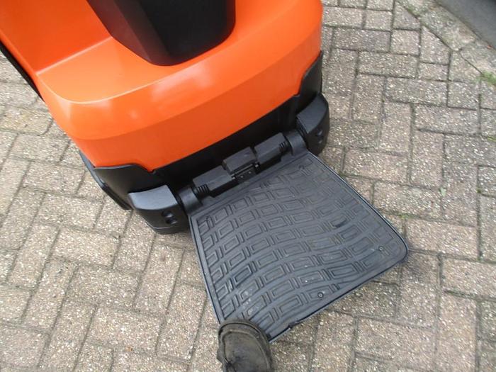 Refurbished 2017 TOYOTA SWE 120 - 1379