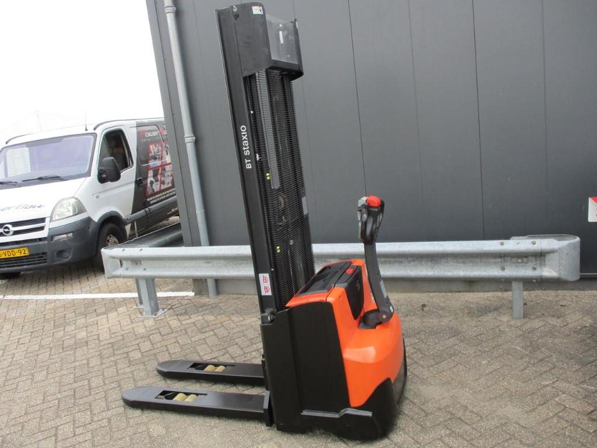 Refurbished 2017 TOYOTA SWE140 - 784