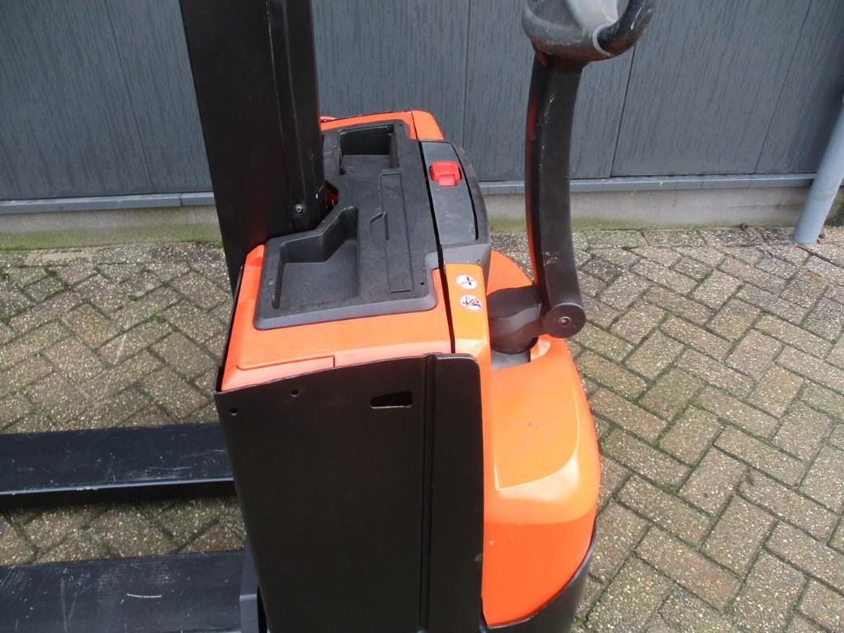 Refurbished 2017 TOYOTA SWE 080L