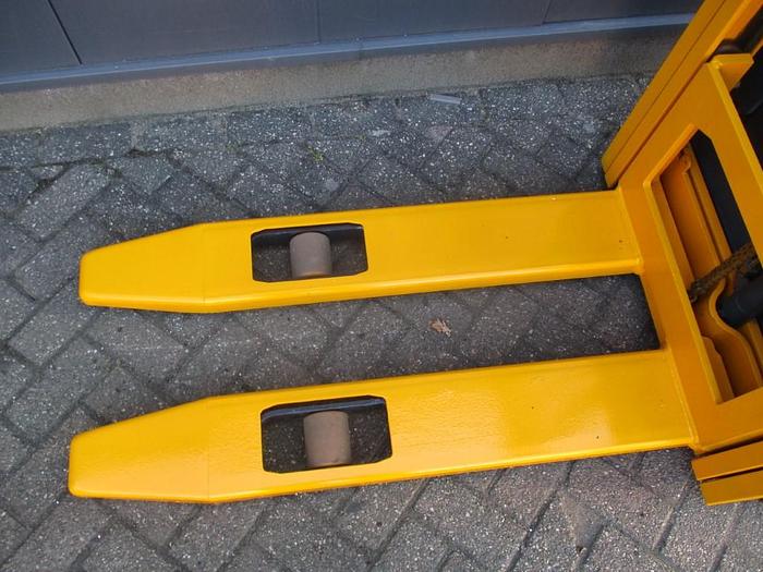 Refurbished 2007 Jungheinrich EJC 110