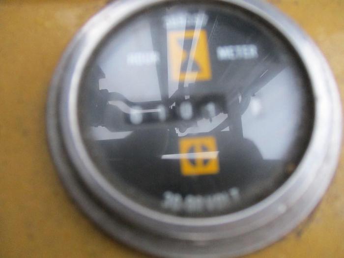 Refurbished 2000 Caterpillar F30