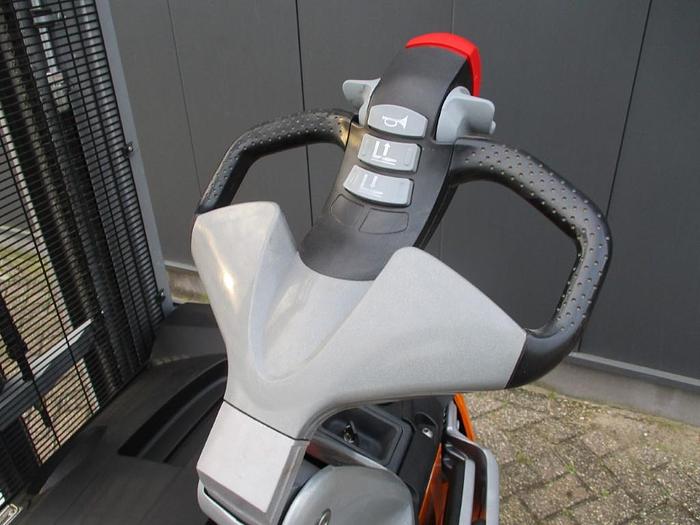 Refurbished 2019 BT EXV SF14 - 2004