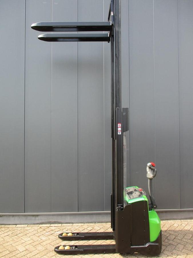 Refurbished 2011 CESAB S212L triplex - 754