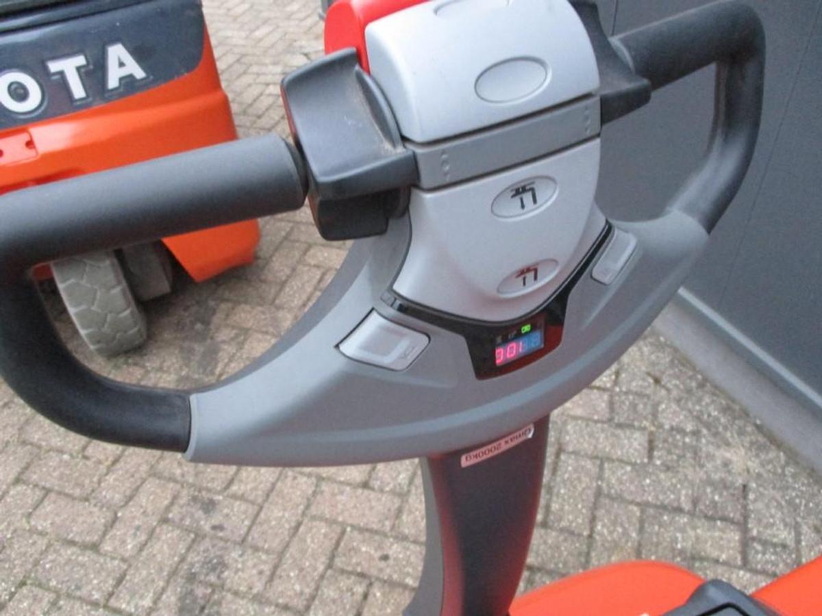 Refurbished 2019 TOYOTA LWE250 - 002