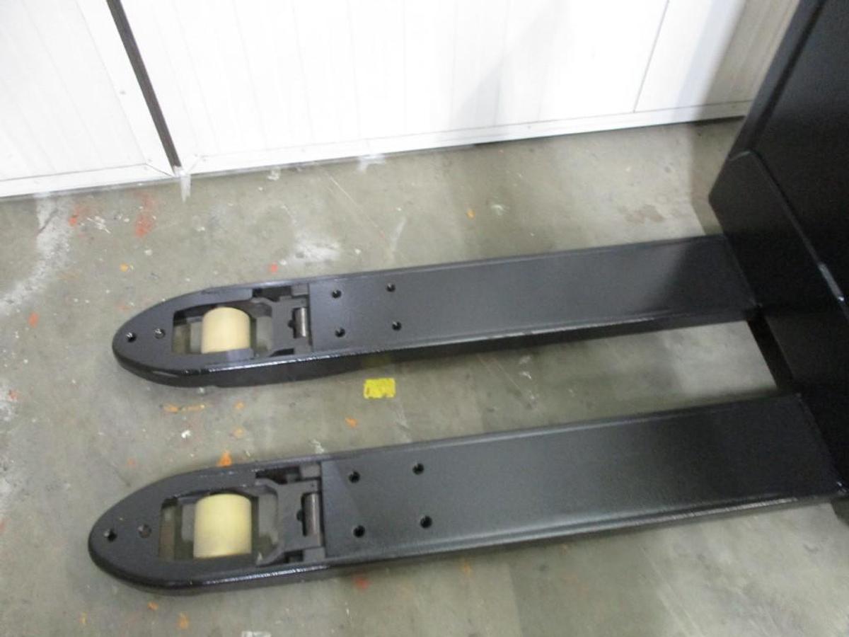 Refurbished 2021 TOYOTA LWE200 - 578